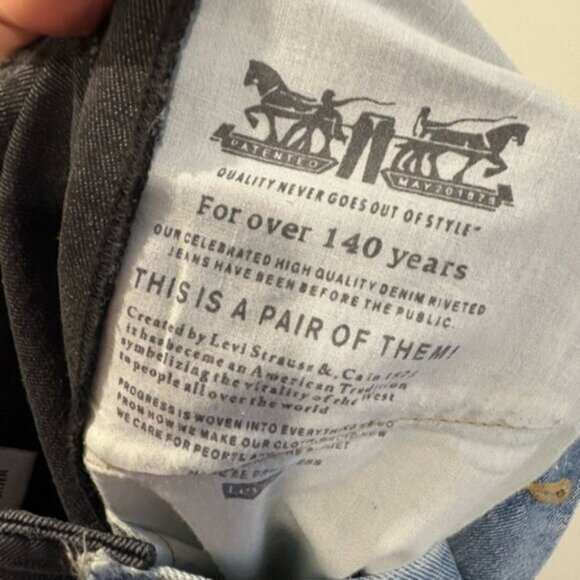 LEVI x VETEMENTS JEANS COLLAB- RECONSTRUCTED DENIM - Picture 8 of 13